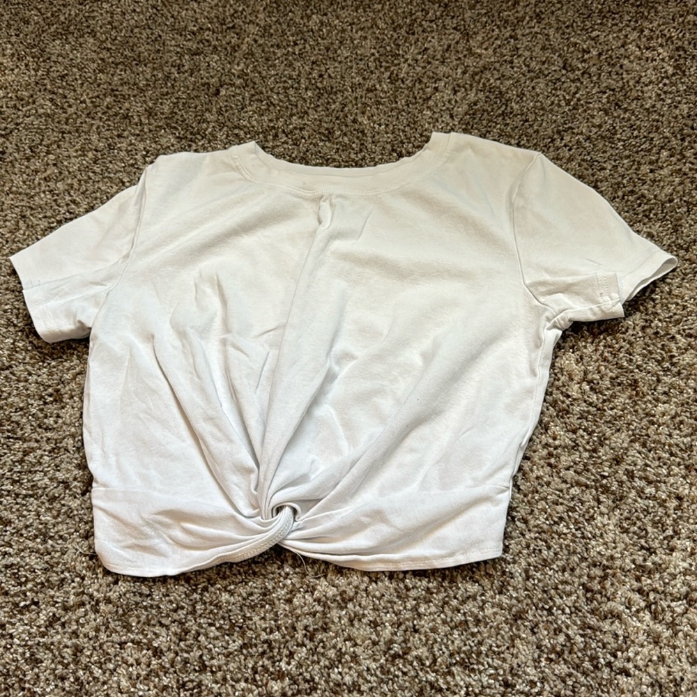 Shein White Cropped T-Shirt